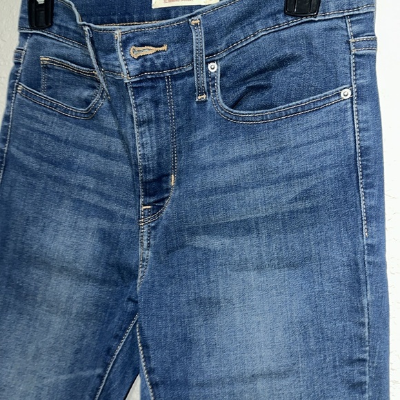 Levi’s slimming skinny jeans EUC Size 28 - Picture 4 of 12